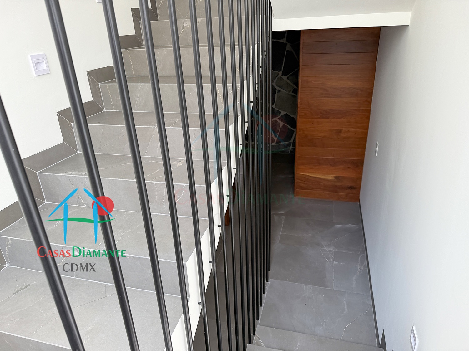 Las Águilas Verdun Casa F - Escaleras 6